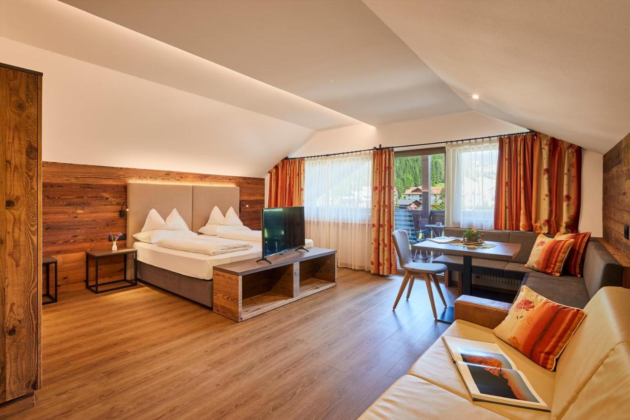 Mountain B&B - La Scalira Corvara In Badia Kültér fotó