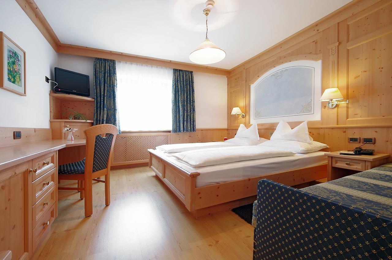 Mountain B&B - La Scalira Corvara In Badia Kültér fotó