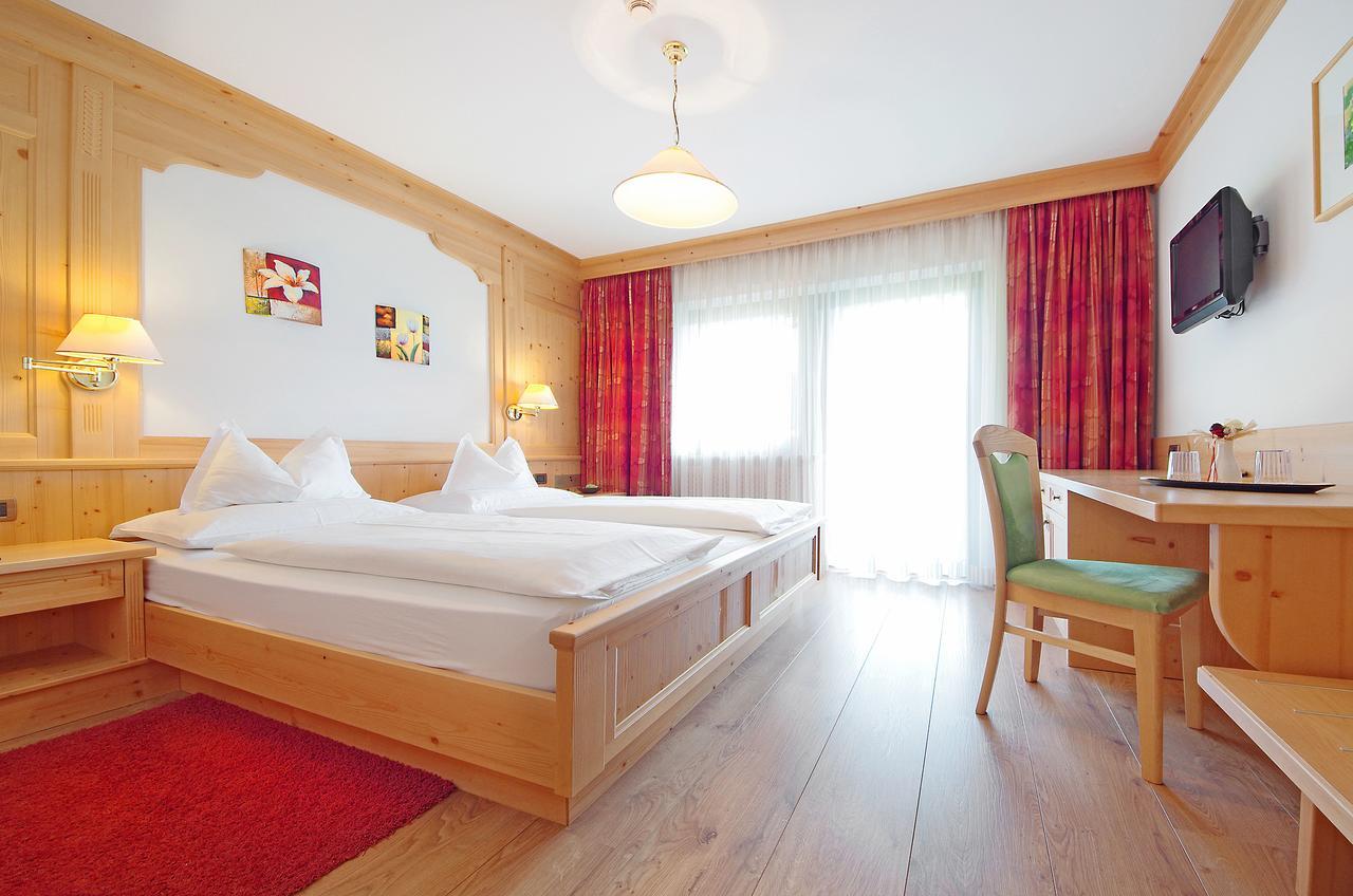 Mountain B&B - La Scalira Corvara In Badia Kültér fotó