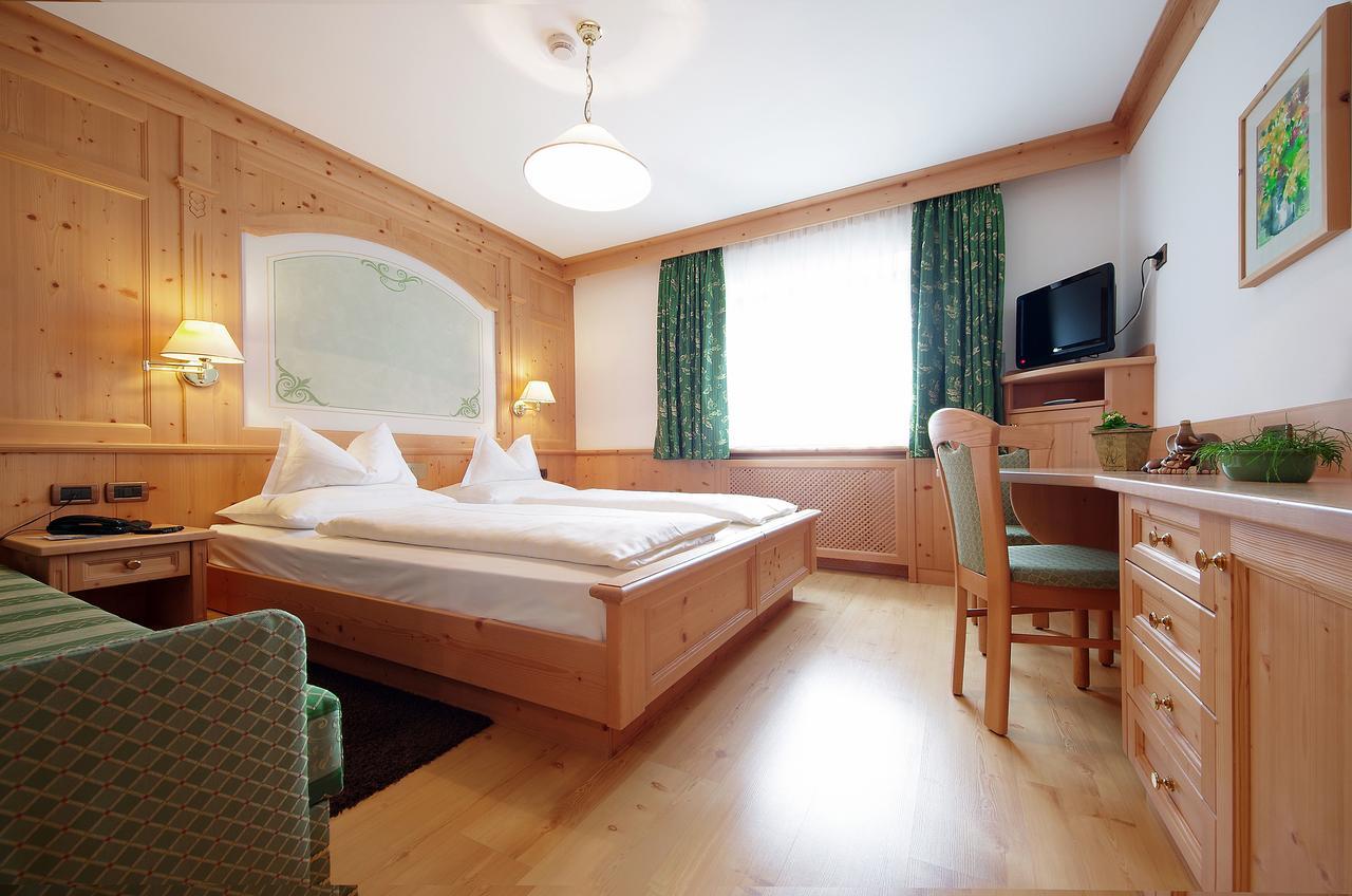 Mountain B&B - La Scalira Corvara In Badia Kültér fotó