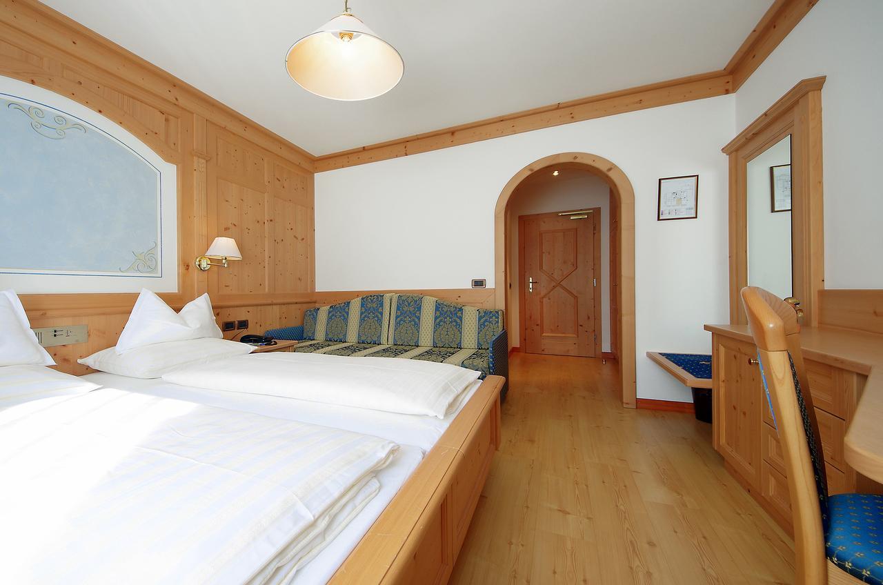 Mountain B&B - La Scalira Corvara In Badia Kültér fotó