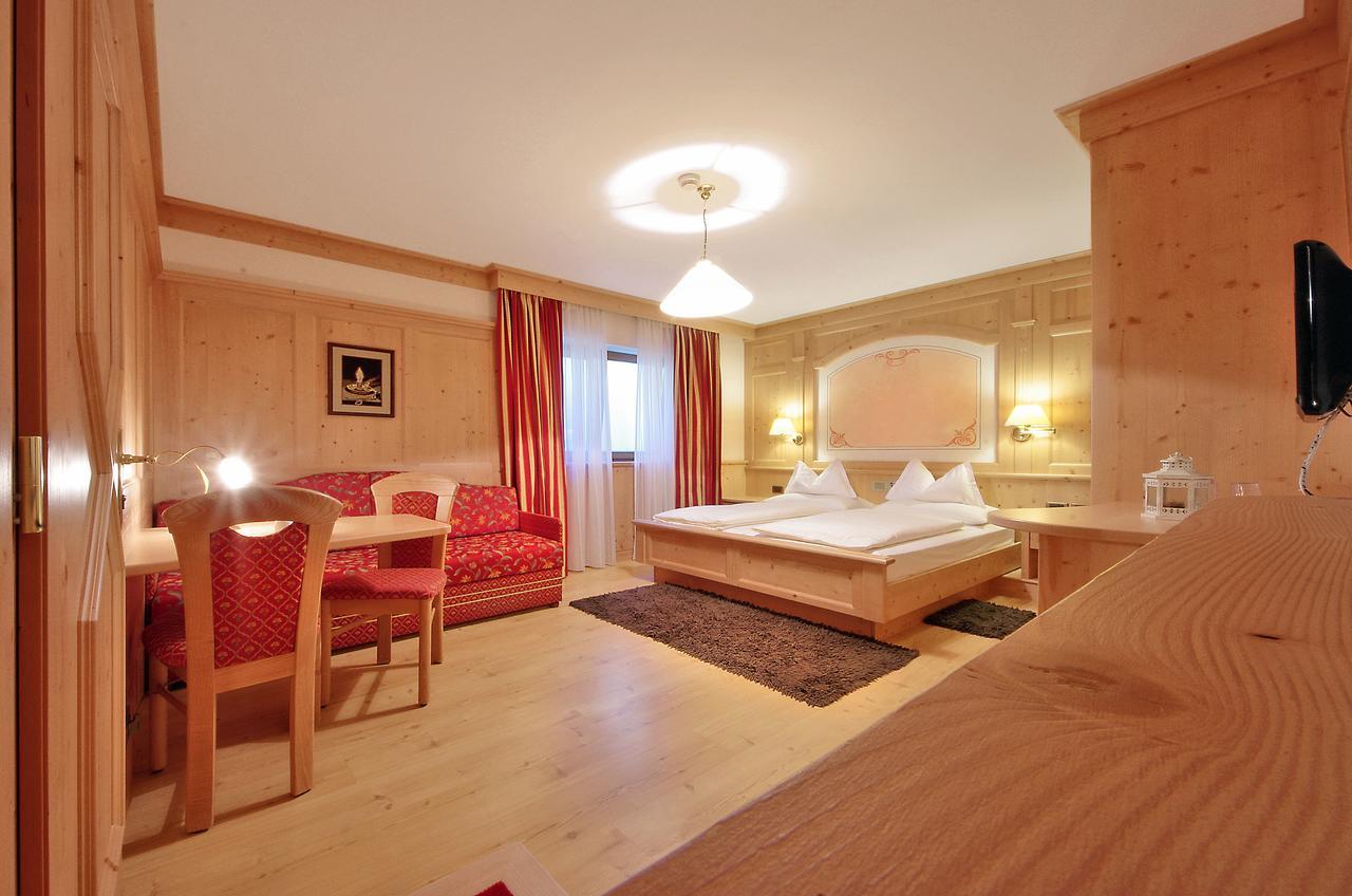 Mountain B&B - La Scalira Corvara In Badia Kültér fotó