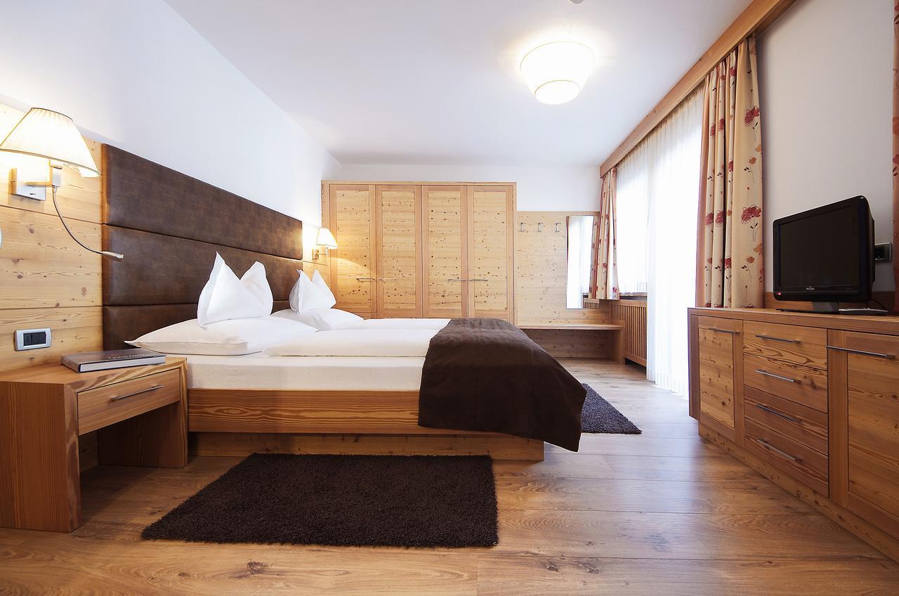Mountain B&B - La Scalira Corvara In Badia Kültér fotó