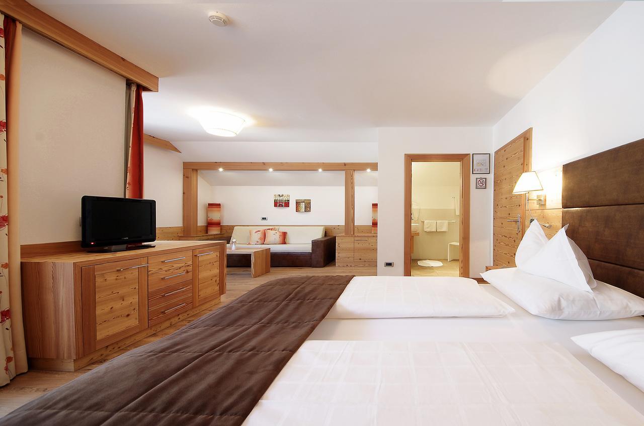 Mountain B&B - La Scalira Corvara In Badia Kültér fotó