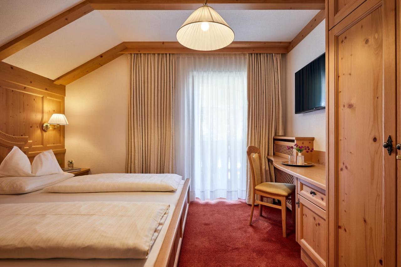 Mountain B&B - La Scalira Corvara In Badia Kültér fotó