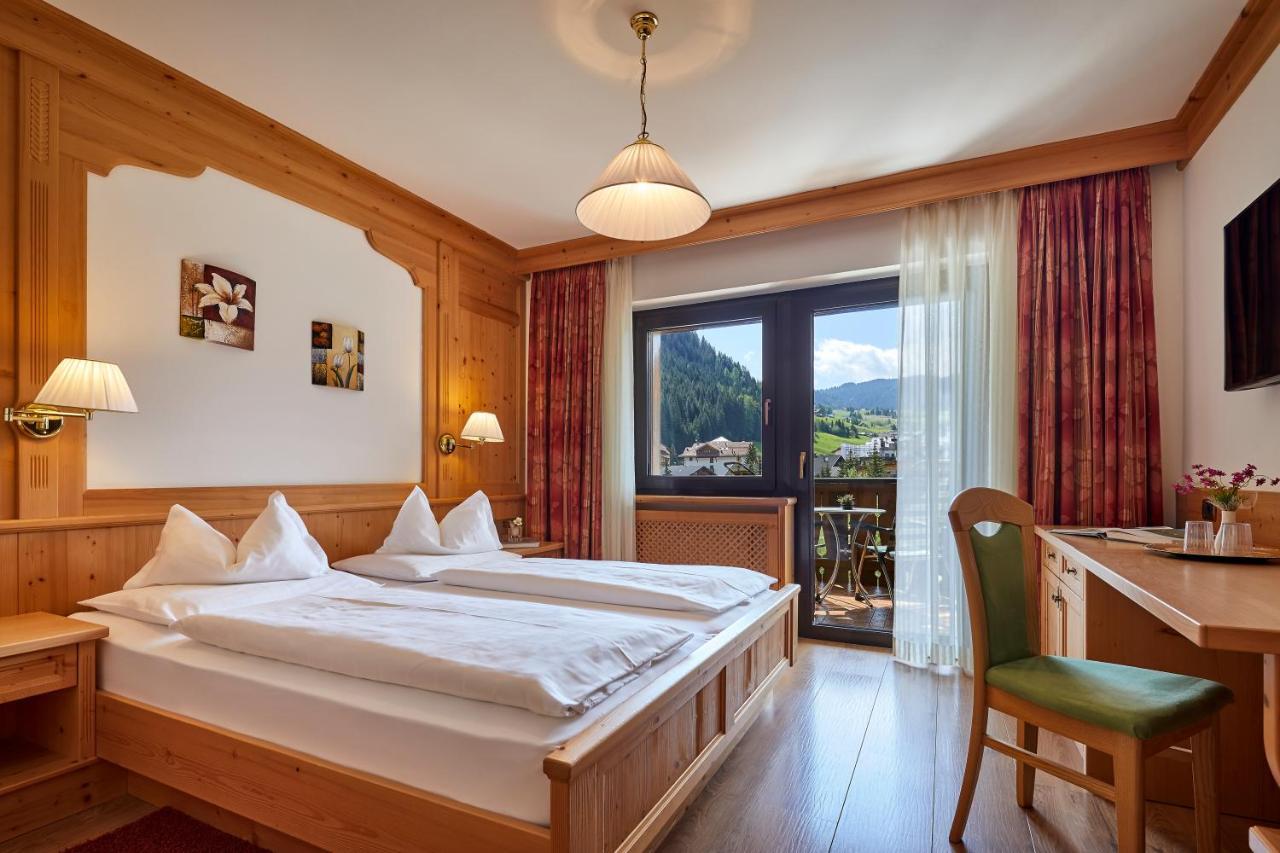 Mountain B&B - La Scalira Corvara In Badia Kültér fotó