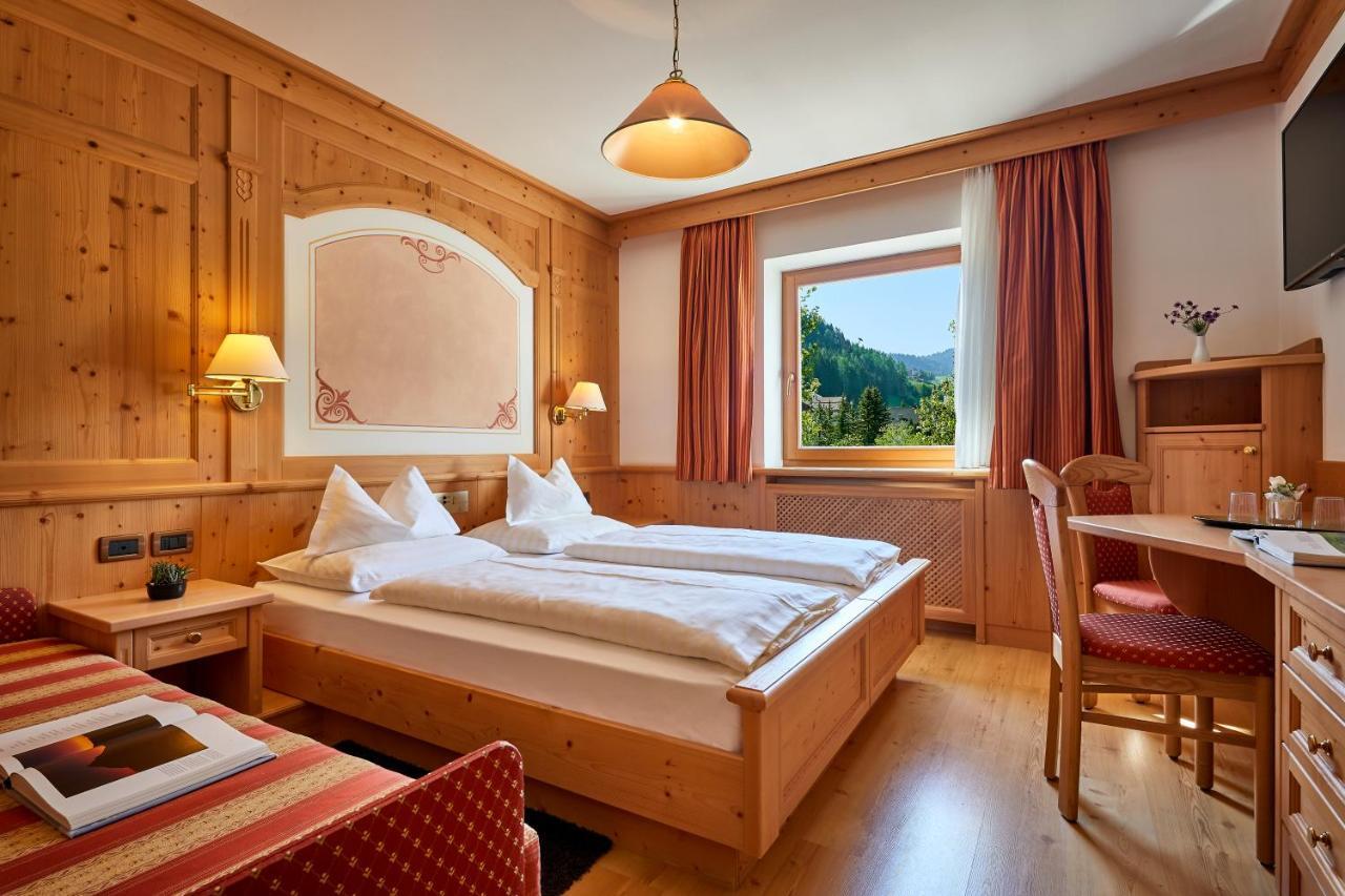 Mountain B&B - La Scalira Corvara In Badia Kültér fotó